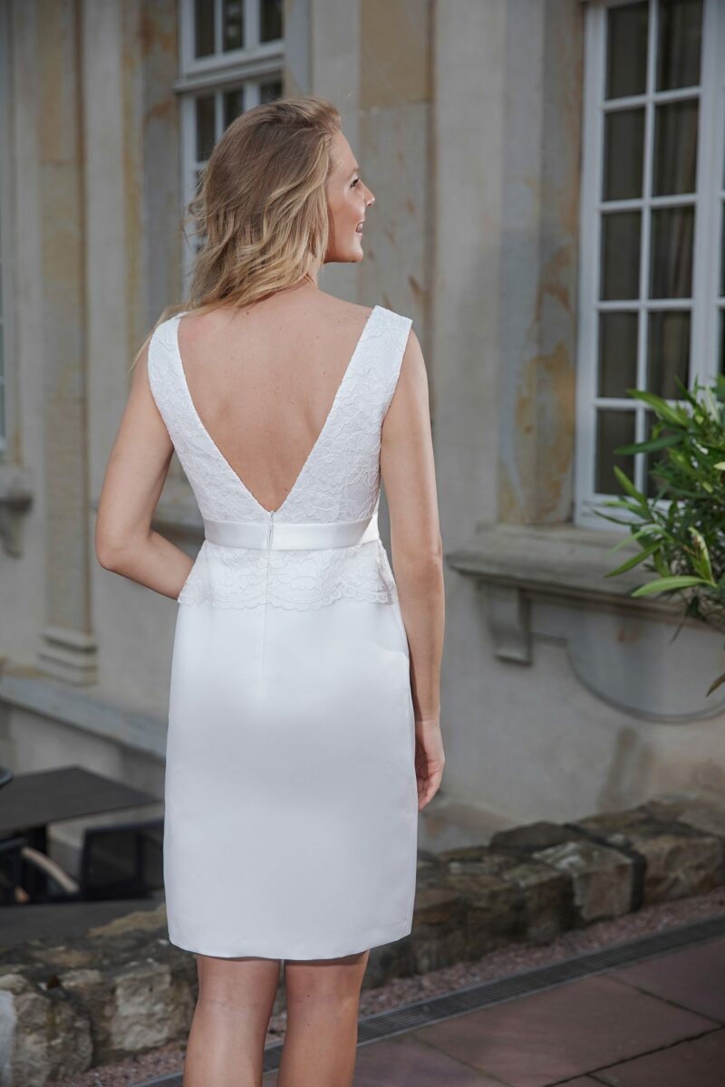 Kurzes Knielanges Standesamtkleid Ivory Kollektion 2020 A7211 2 Fashion Queen GmbH