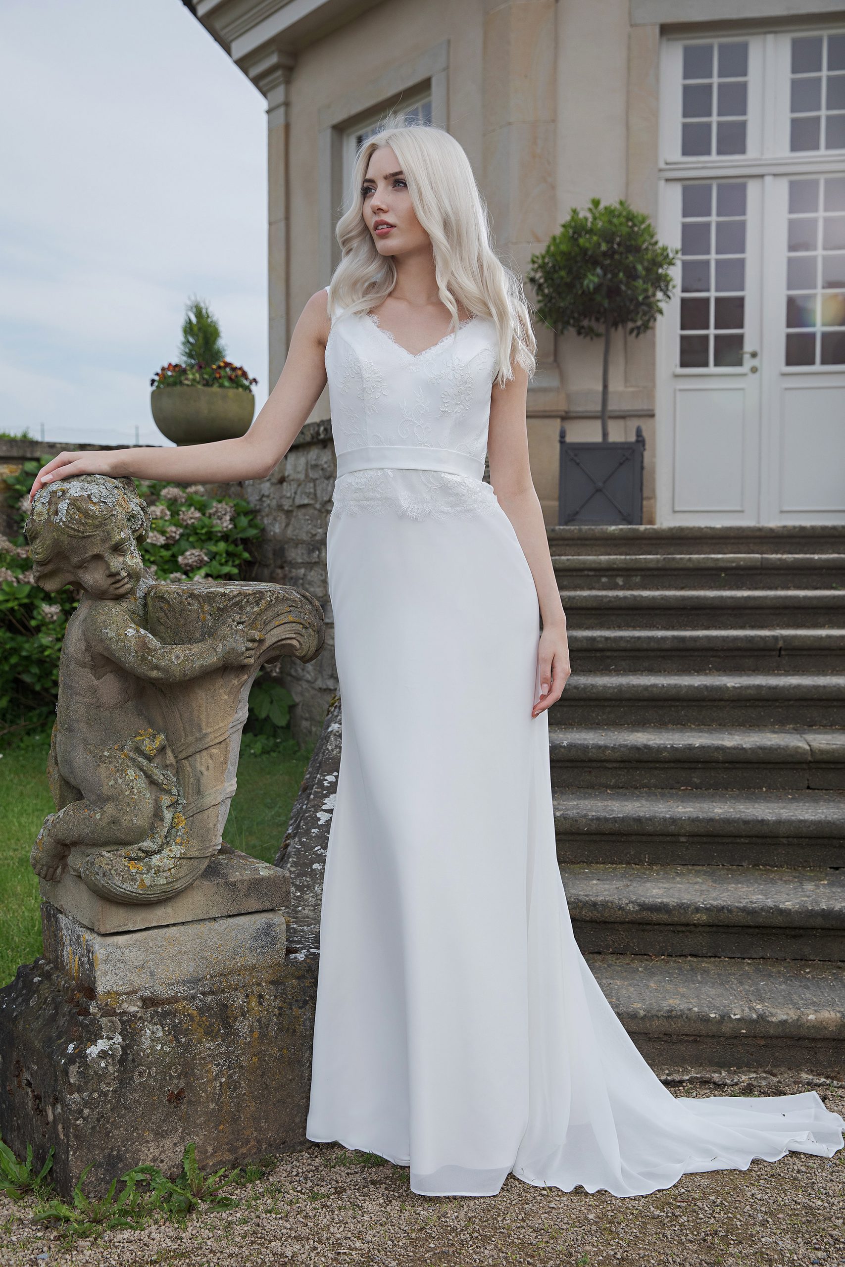 Langes Standesamtkleid Ivory Kollektion 2020 A7205 4 Fashion Queen GmbH