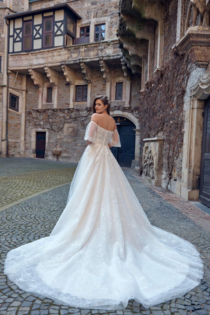 Amera Vera 2023 Brautkleid B2310 (3) Fashion Queen GmbH