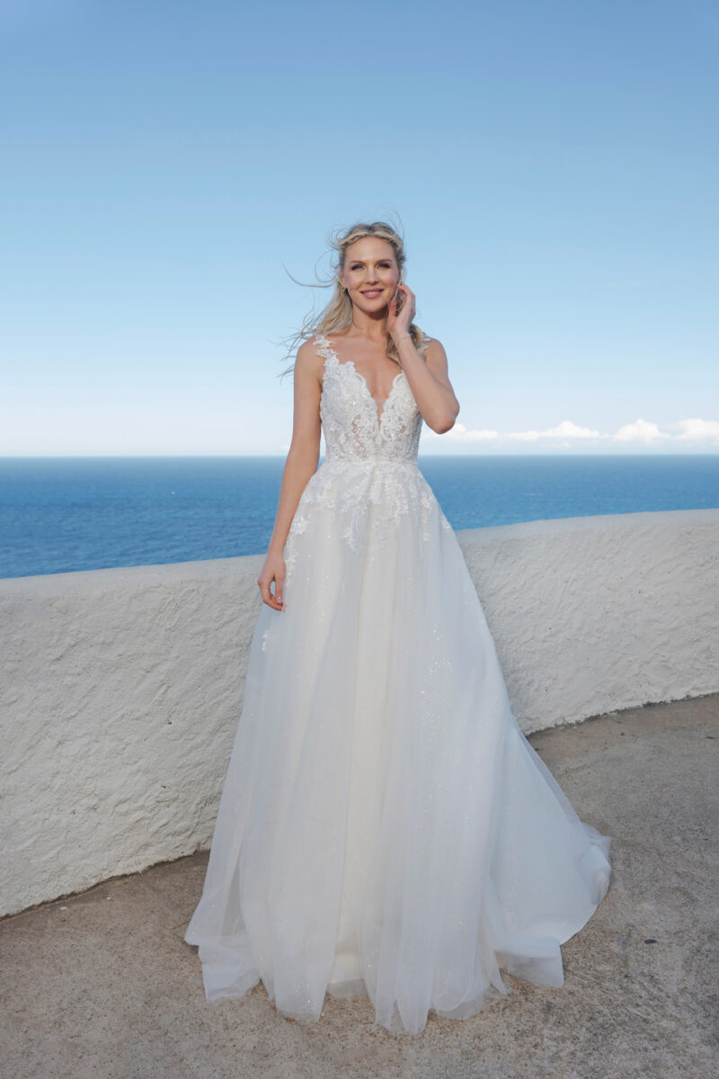 Amera Vera Brautkleid B2318 (4) Amera Vera Brautmode Kollektion 2024