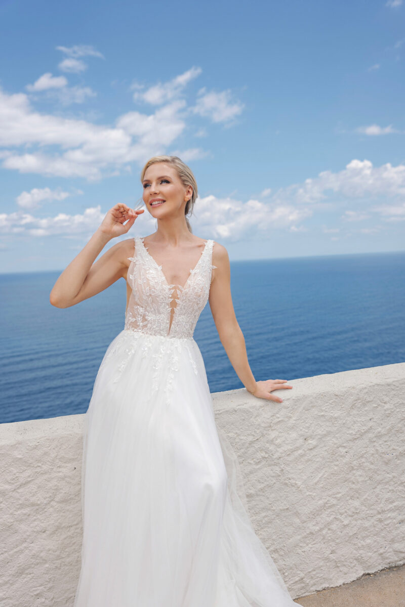 Amera Vera Brautkleid B2401 (1) Amera Vera Brautmode Kollektion 2024