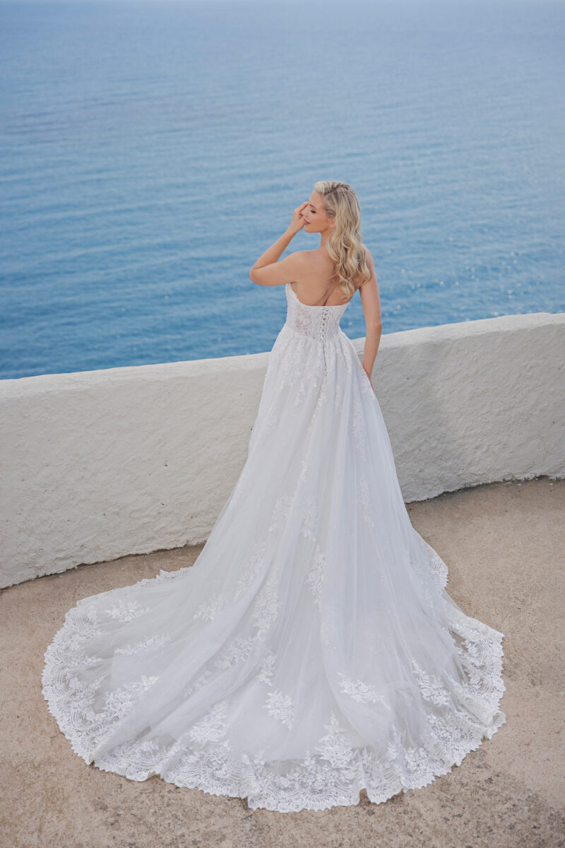 Amera Vera Brautkleid B2408 (4) Amera Vera Brautmode Kollektion 2024