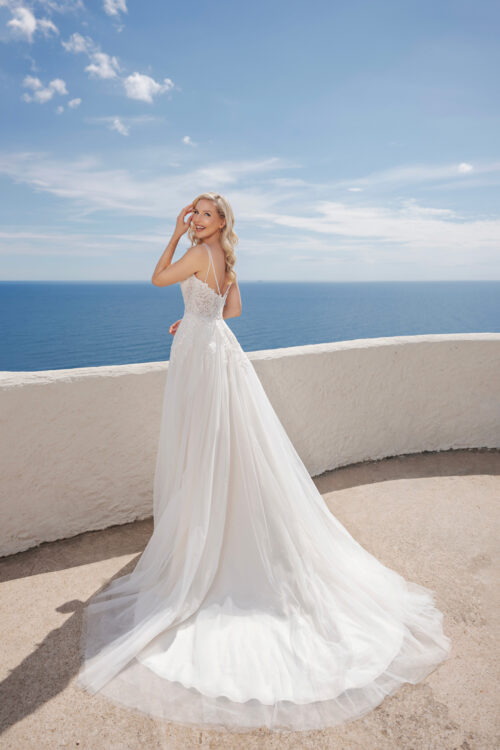 Amera Vera Brautkleid B2411 (2) Amera Vera Brautmode Kollektion 2024