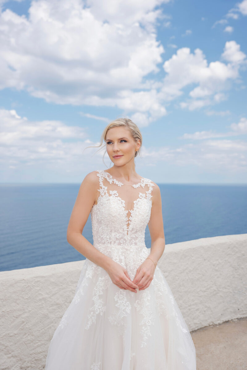 Amera Vera Brautkleid B2412 (2) Amera Vera Brautmode Kollektion 2024