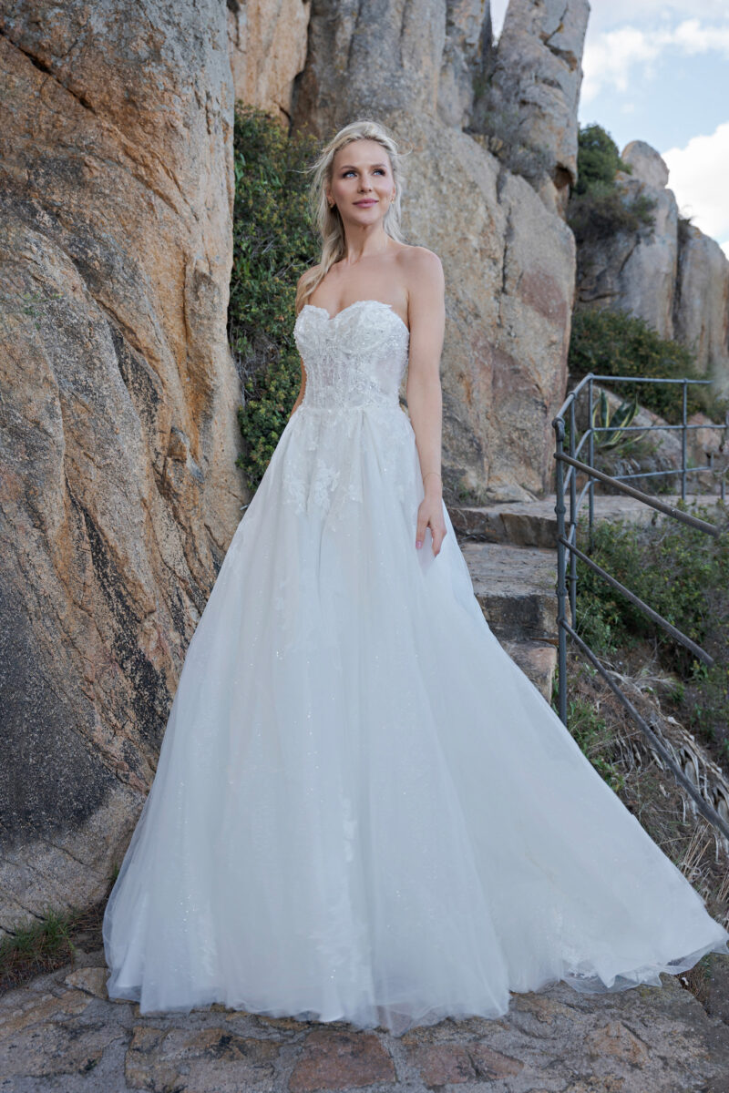 Amera Vera Brautkleid B2415 (4) Amera Vera Brautmode Kollektion 2024