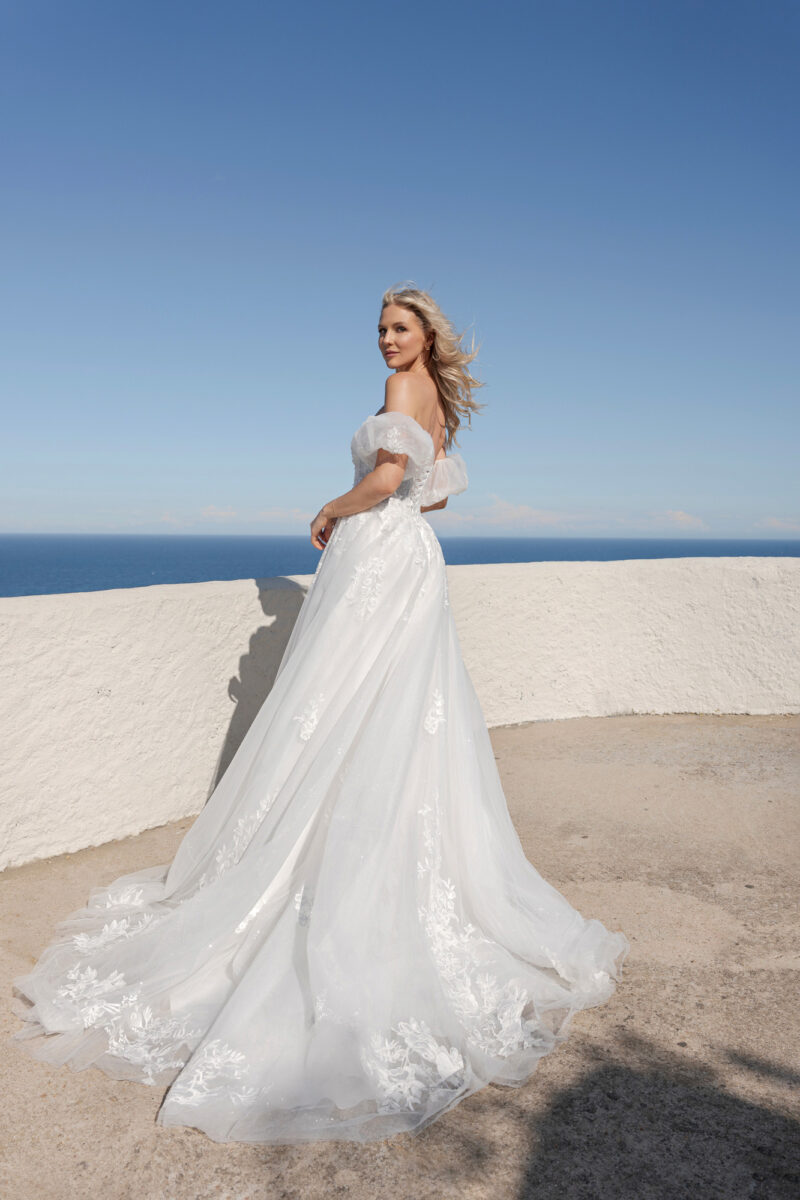 Amera Vera Brautkleid B2415 (7) Amera Vera Brautmode Kollektion 2024