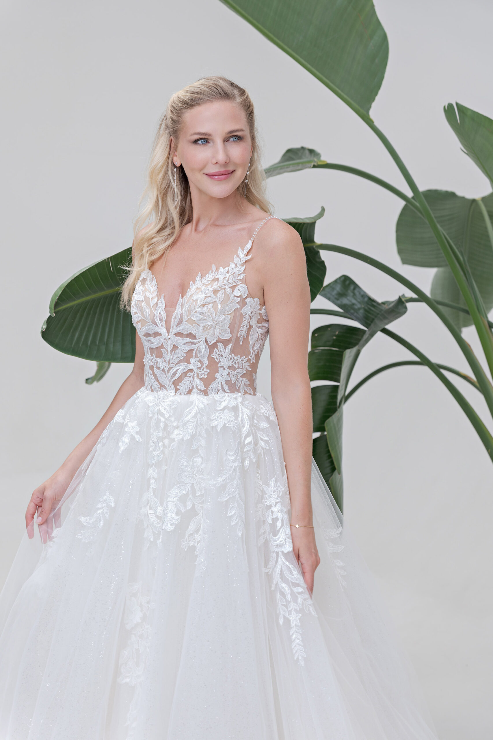 Amera Vera Kollektion 2025 Brautkleid B2512 (2) Fashion Queen