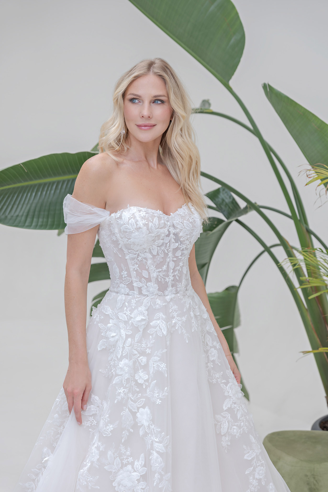 Amera Vera Kollektion 2025 Brautkleid B2517 (2) Fashion Queen
