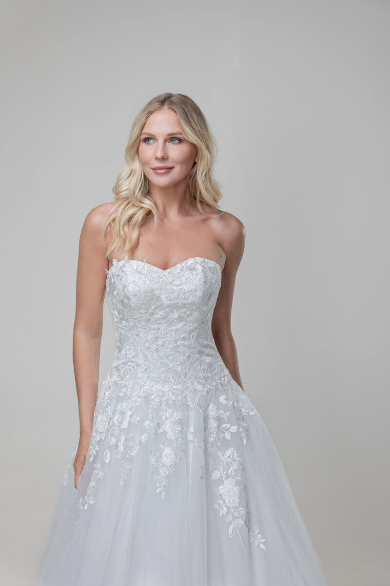 Amera Vera Kollektion 2025 Brautkleid B2542 (2) Fashion Queen