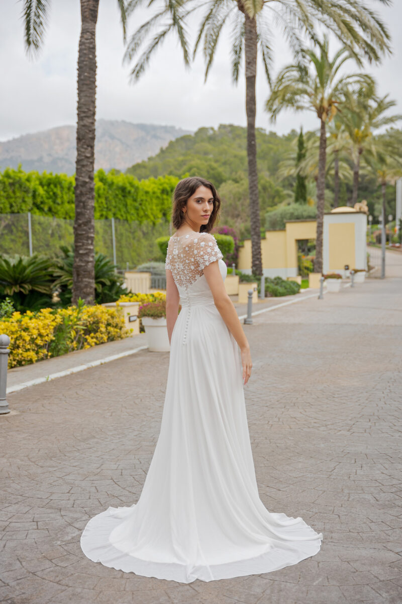 Fevronia Kollektion 2026 Brautkleid AM143 (3) Fashion Queen